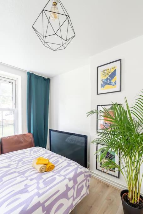 Quaint Near Tower-london Bridge And Big Ben Apartament